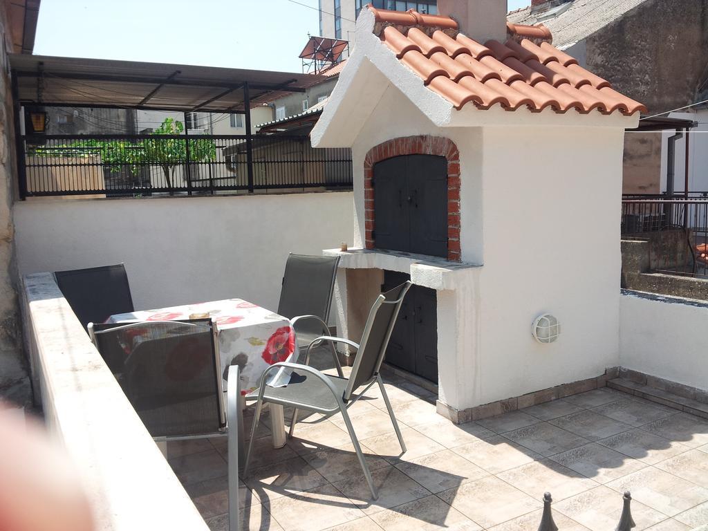Apartments Bepina- 5 Mins From The Center Split Zimmer foto