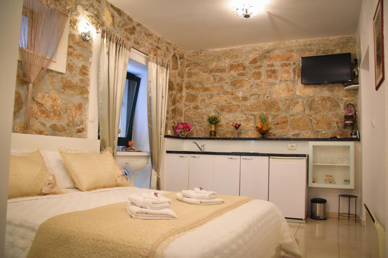 Apartments Bepina- 5 Mins From The Center Split Exterior foto
