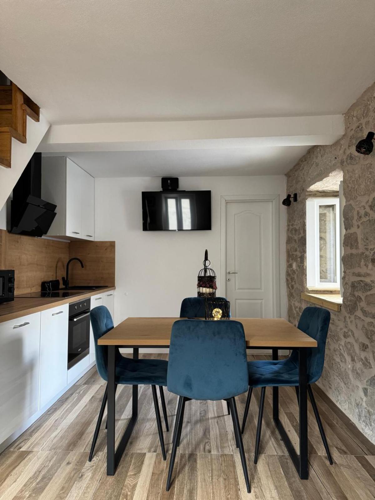 Apartments Bepina- 5 Mins From The Center Split Exterior foto