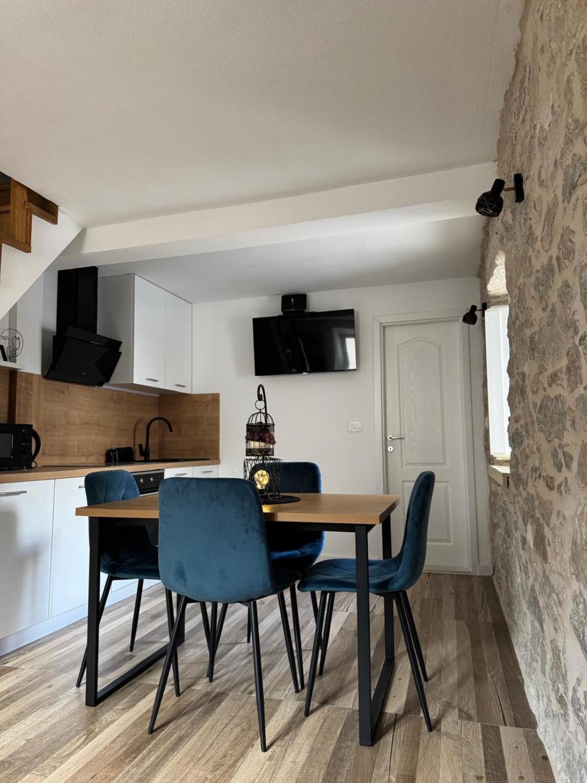 Apartments Bepina- 5 Mins From The Center Split Exterior foto