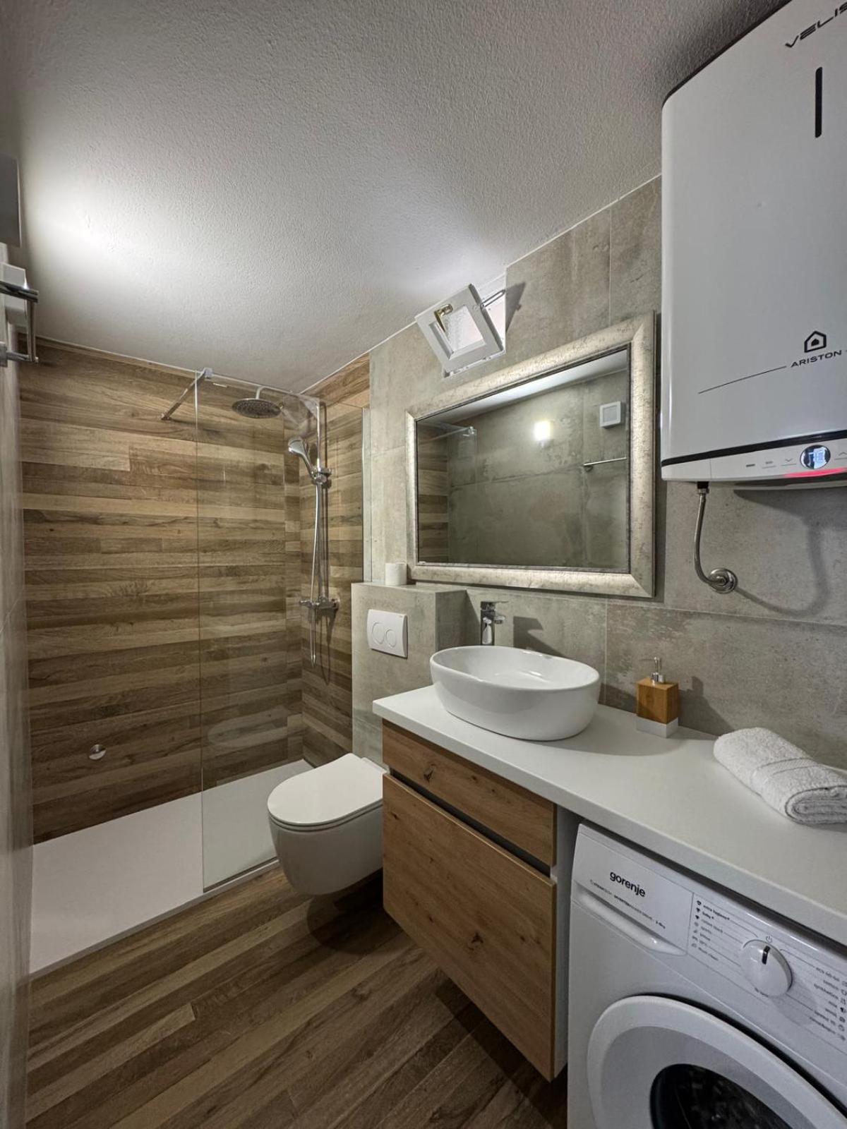 Apartments Bepina- 5 Mins From The Center Split Exterior foto