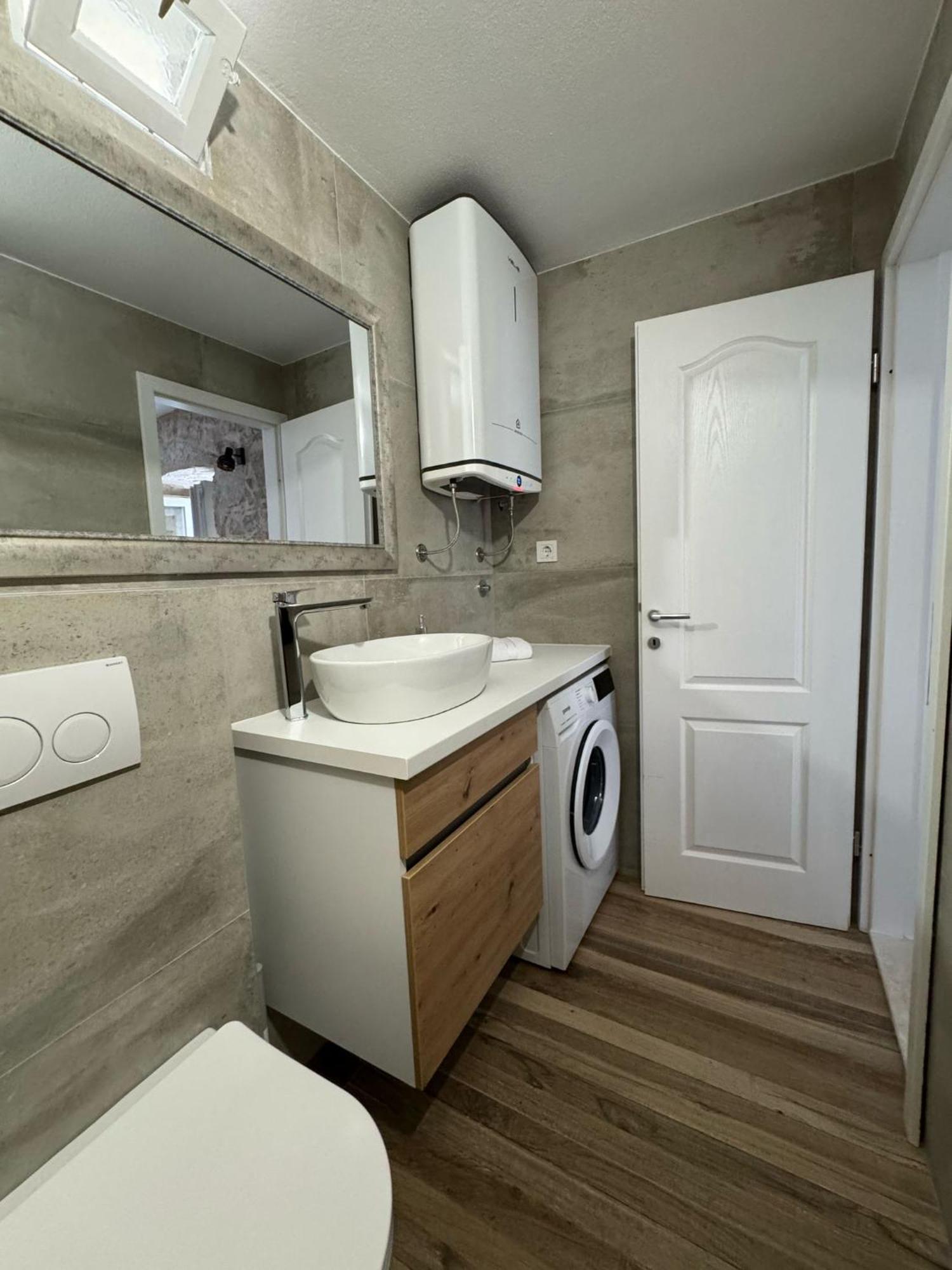 Apartments Bepina- 5 Mins From The Center Split Exterior foto