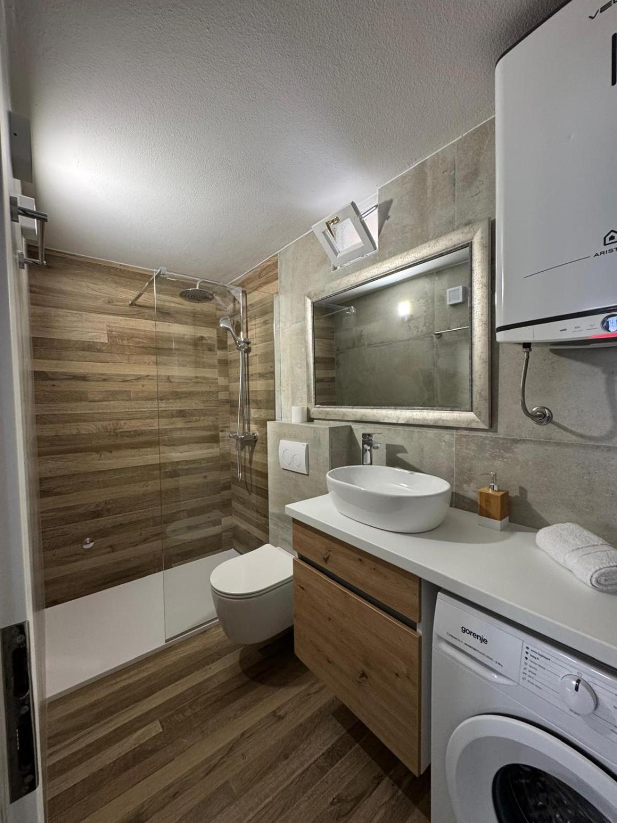 Apartments Bepina- 5 Mins From The Center Split Exterior foto