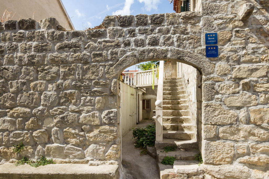 Apartments Bepina- 5 Mins From The Center Split Zimmer foto